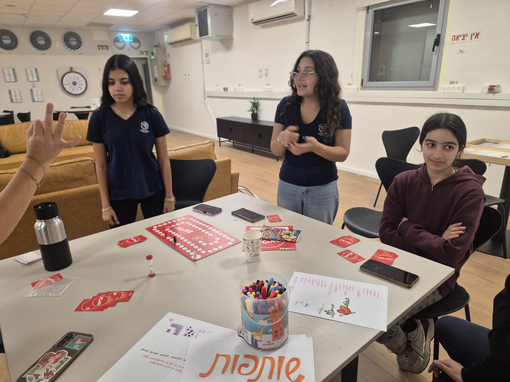 מחדר משחקים של קבוצת נוער מוביל שינוי בחט"ב